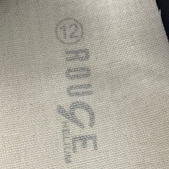 woman’s white elastic back sneakers - Picture 8 of 10